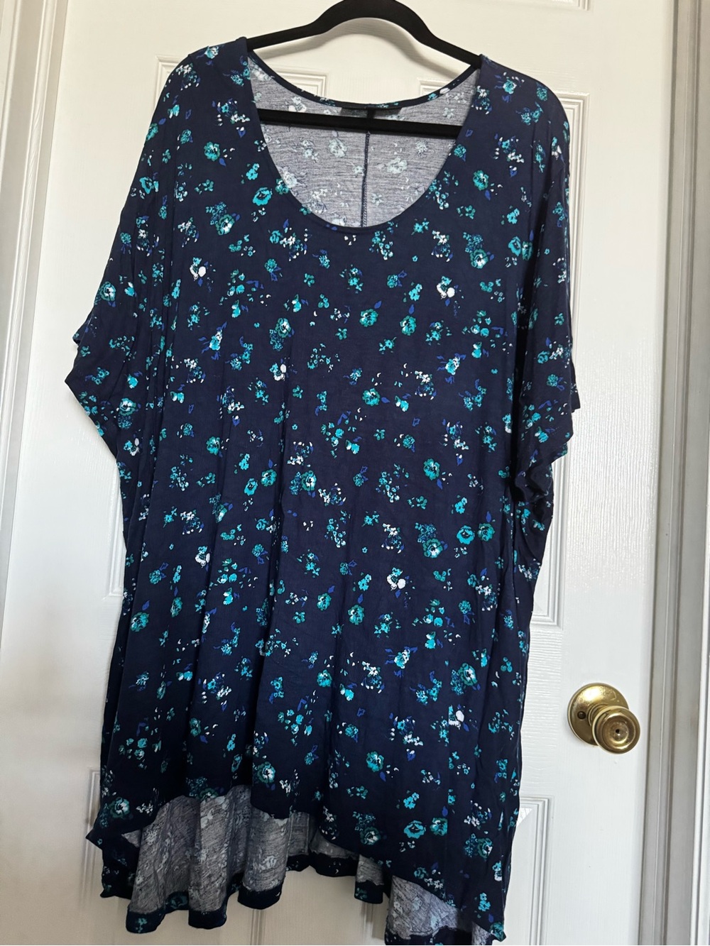 Chelsea Studio Women's Navy Floral Scoop Neck Tunic Top